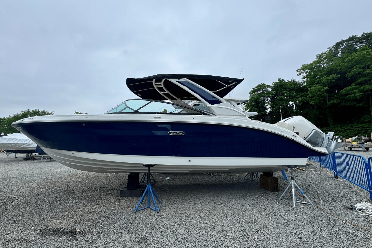 Sea Ray SDX 250 Outboard