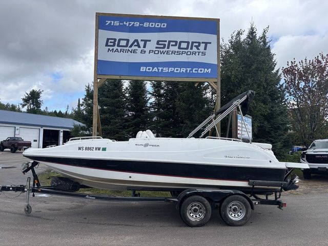 2012 Hurricane Fun Deck 202 Sport