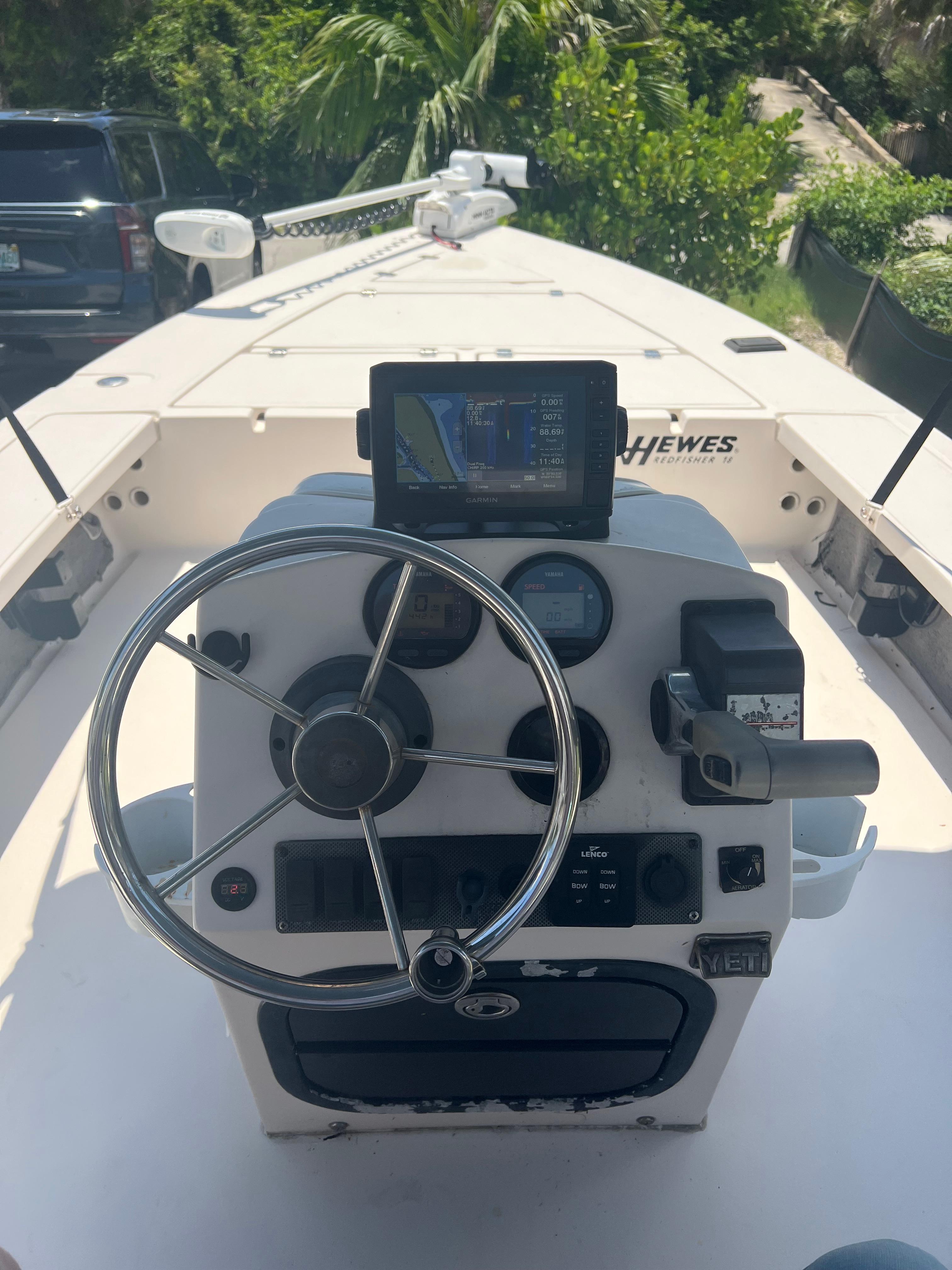 2004 Hewes Redfisher 18