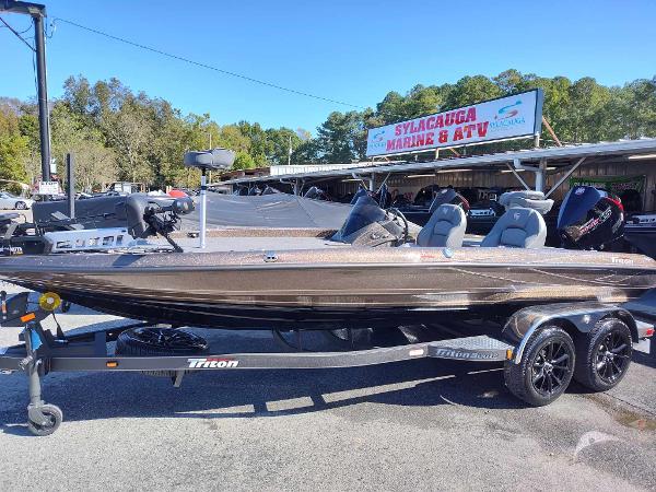 Triton 21 TRX 2024 Triton 21 TrX boat on trailer at Sylacauga Marine & ATV dealership.