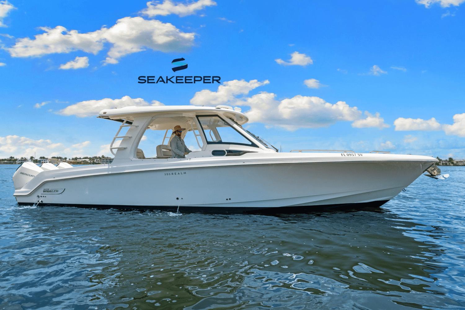 Boston Whaler 350 Realm
