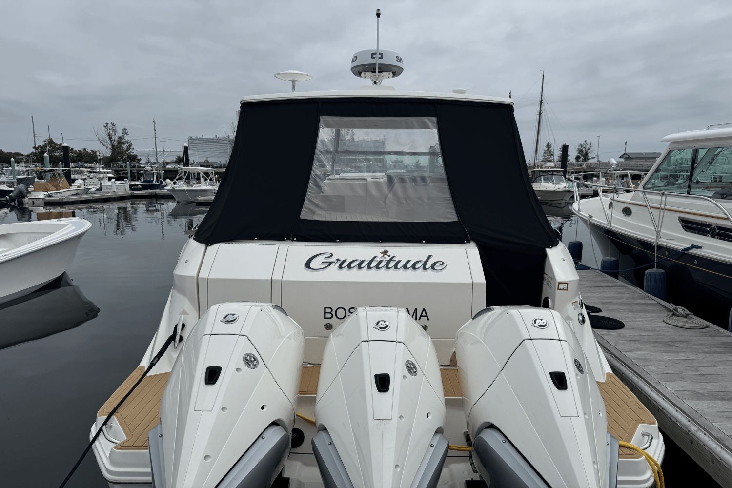 2023 Sea Ray Sundancer 320 Outboard