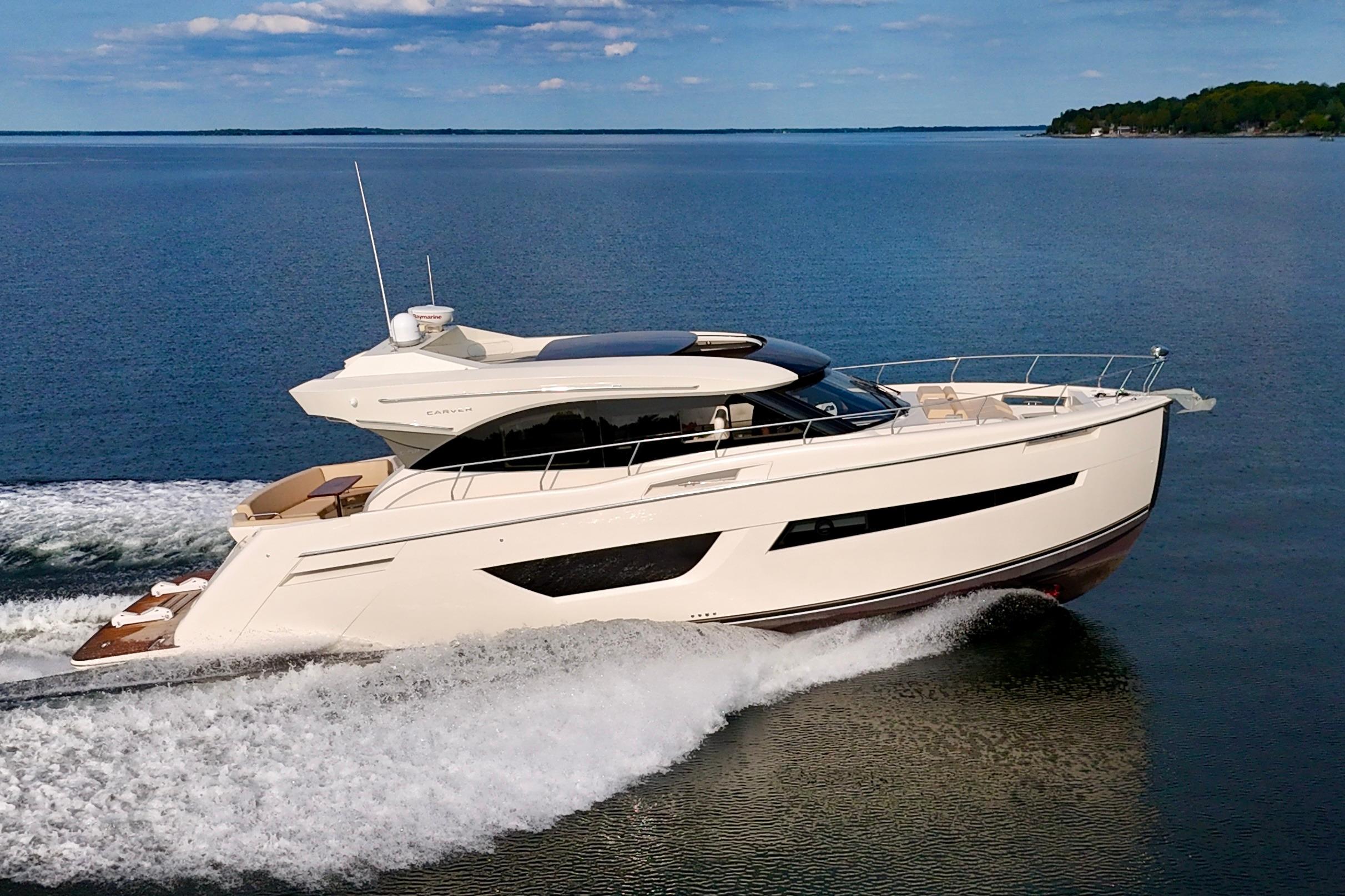 2018 Carver C52 Coupe