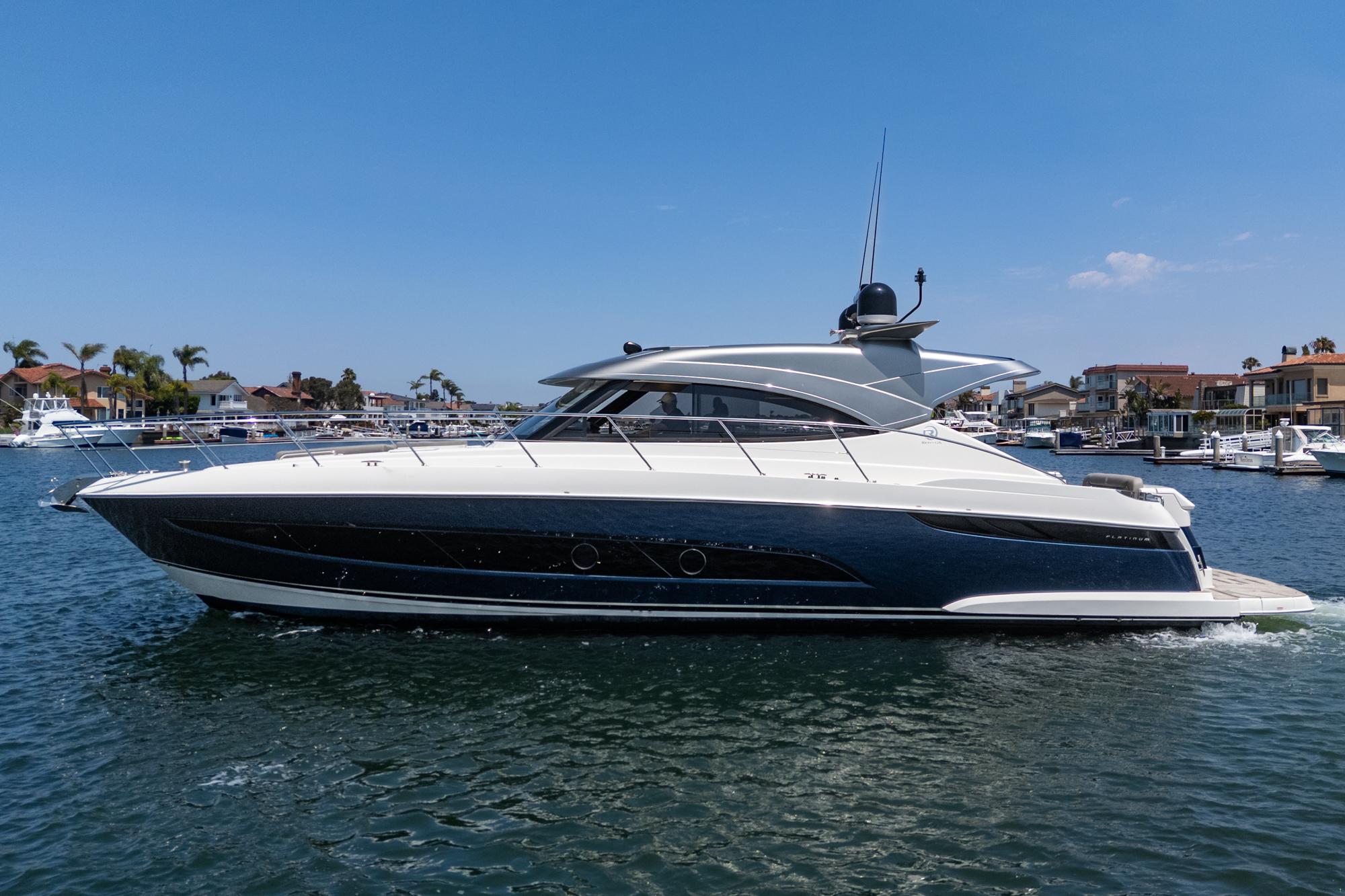 2021 Riviera 4800 Sport Yacht