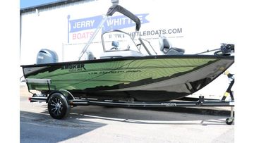 2025 Smoker Craft Adventurer 178 DC