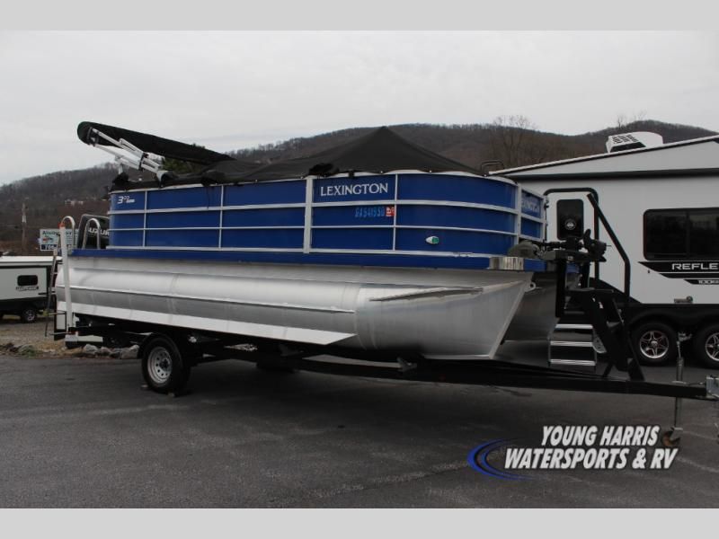 2022 Lexington 3 Series 320