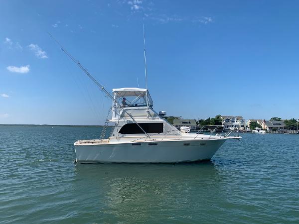 Egg Harbor 33 Convertible