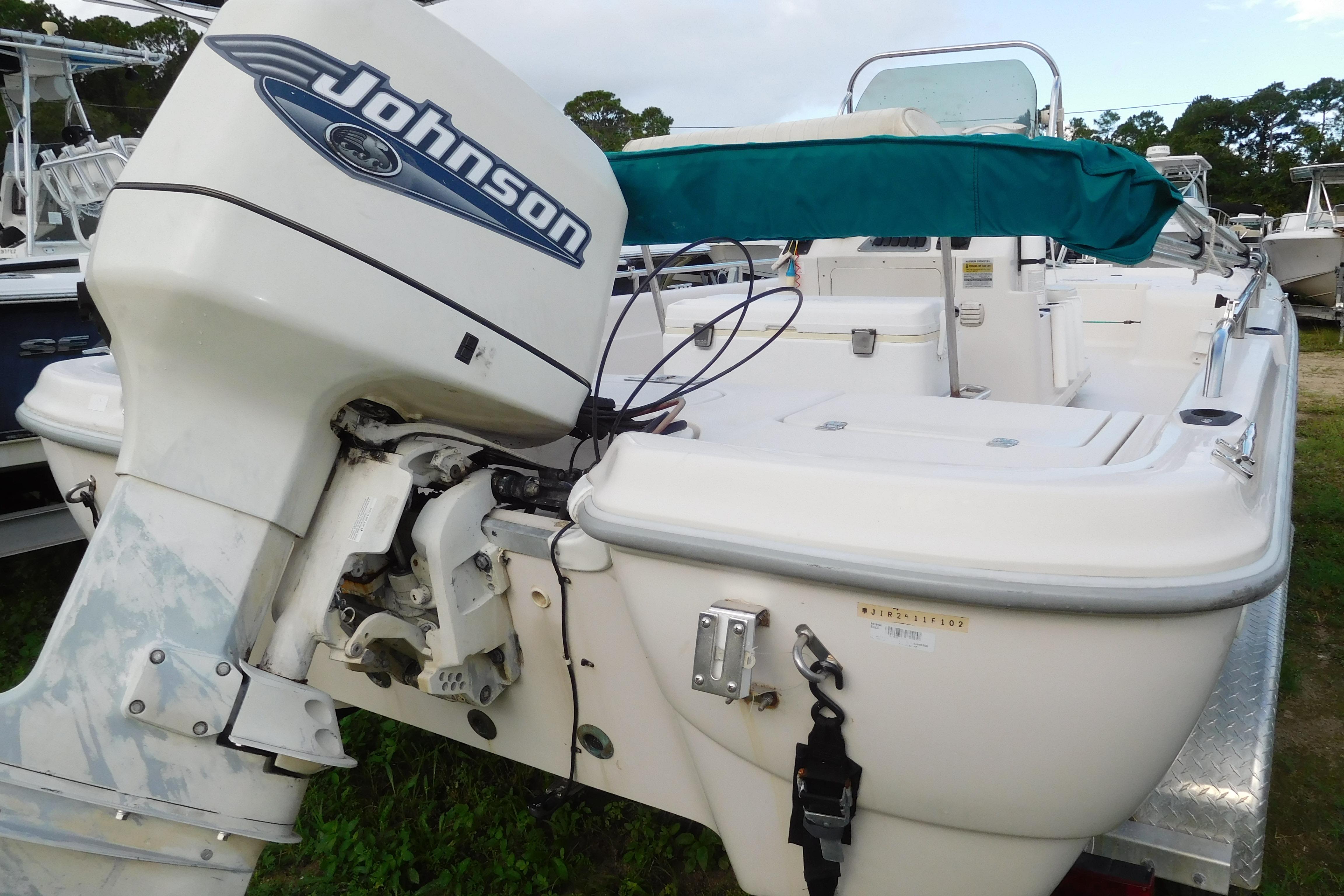 2002 Fishmaster 22 BAY