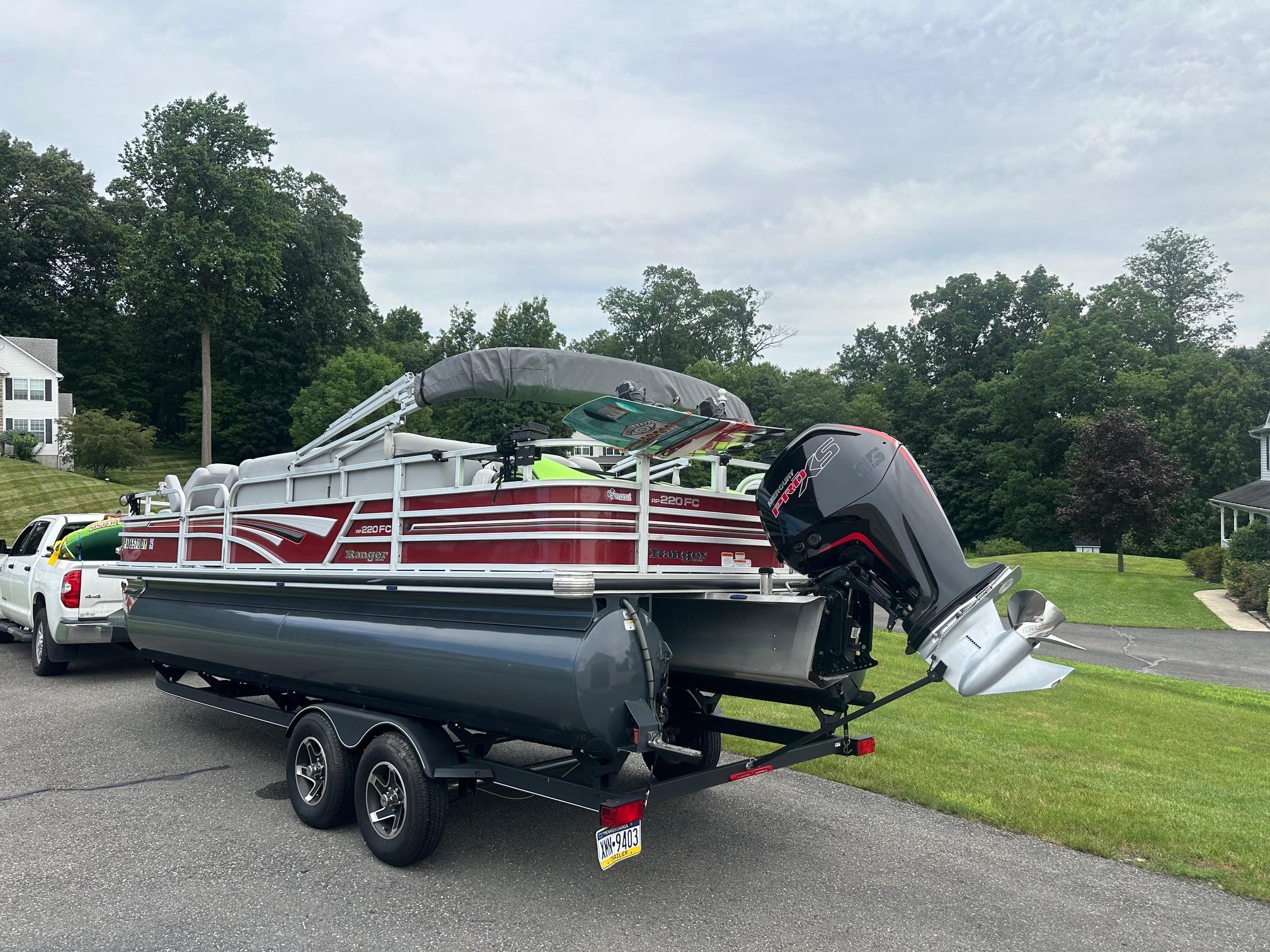 2021 Ranger 220FC