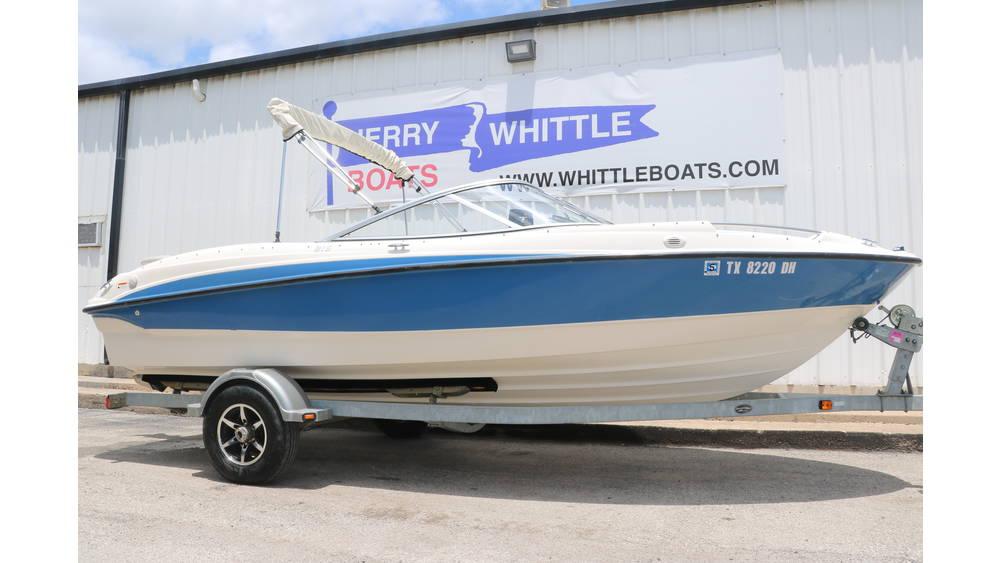 2011 Bayliner 215