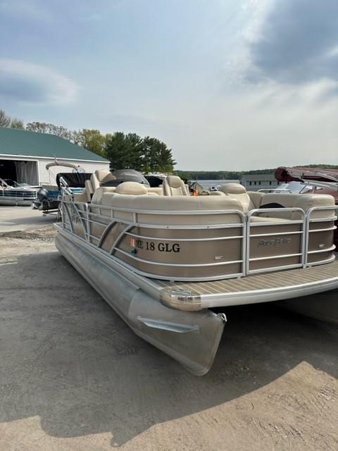 2013 Godfrey 220 SLC