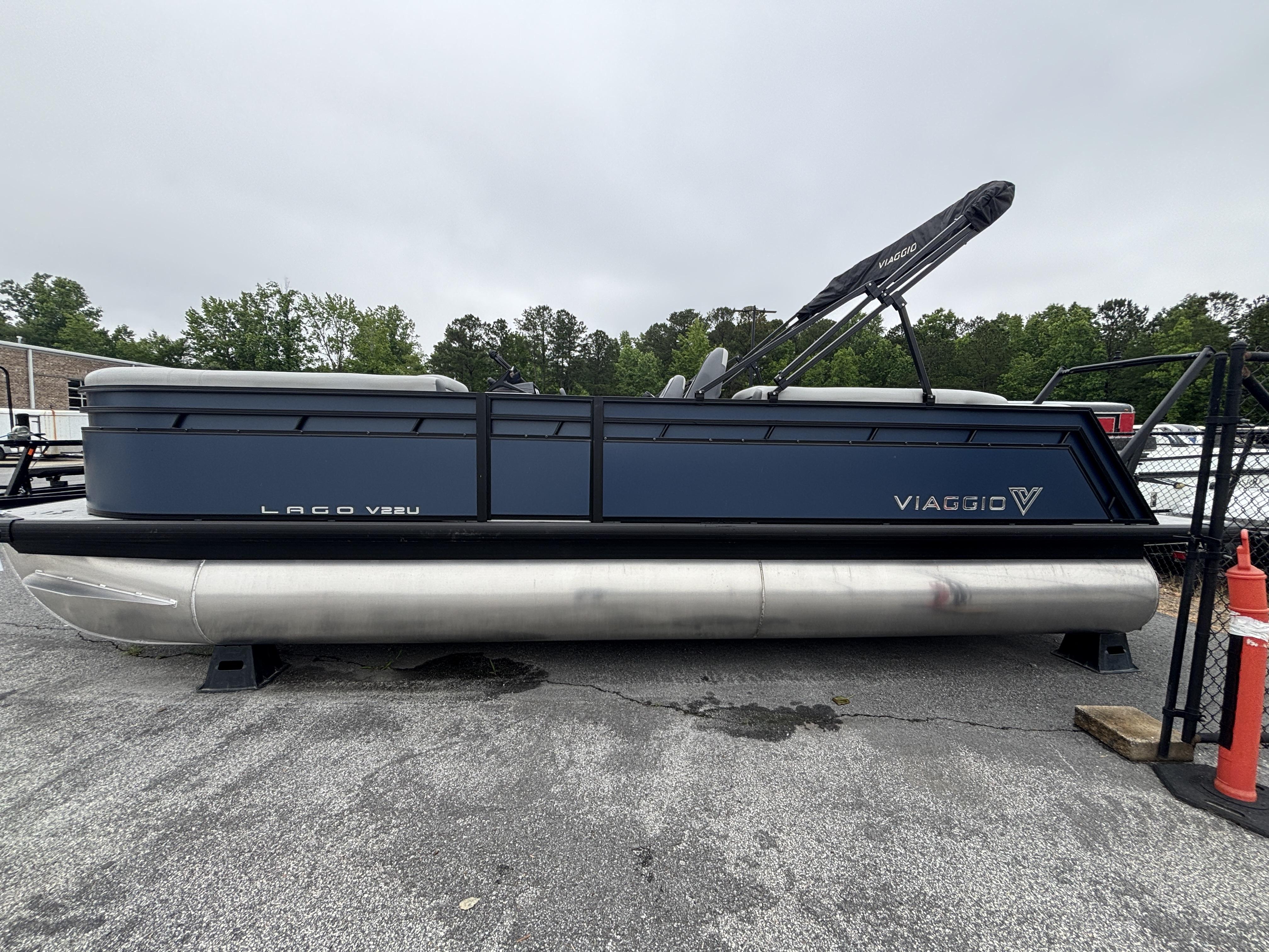 2025 Viaggio Lago V22U w/Mercury 150HP - 4-Stroke Engine