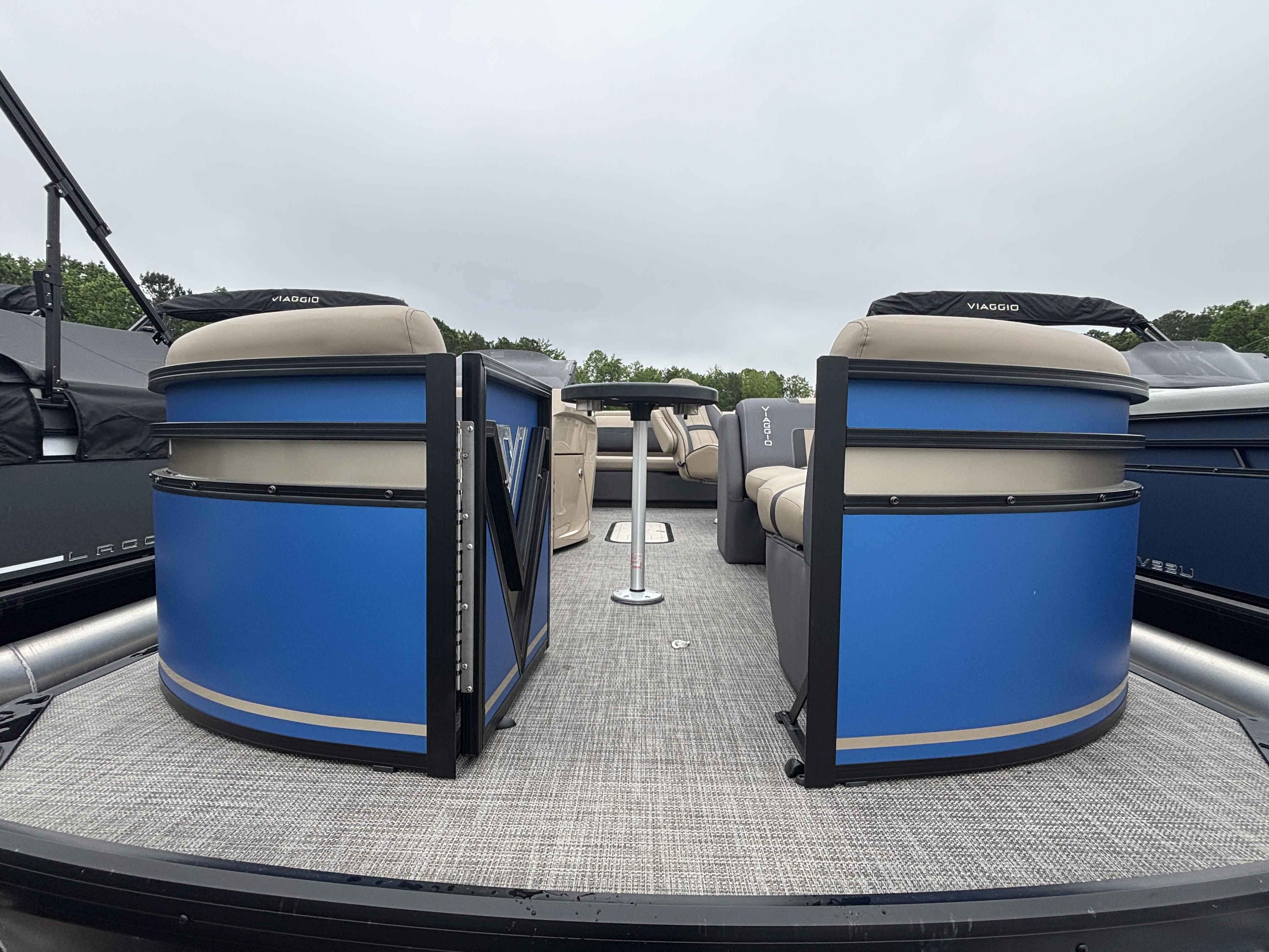 2025 Viaggio Lago X22S w/Honda 200HP - 4-Stroke Engine