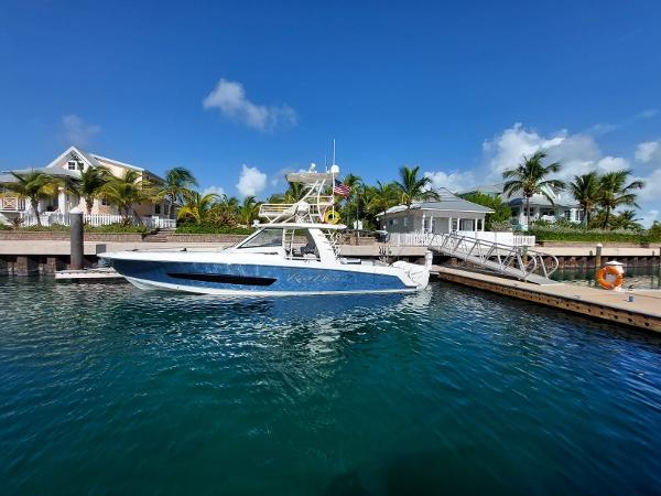 2016 Boston Whaler 420 Outrage