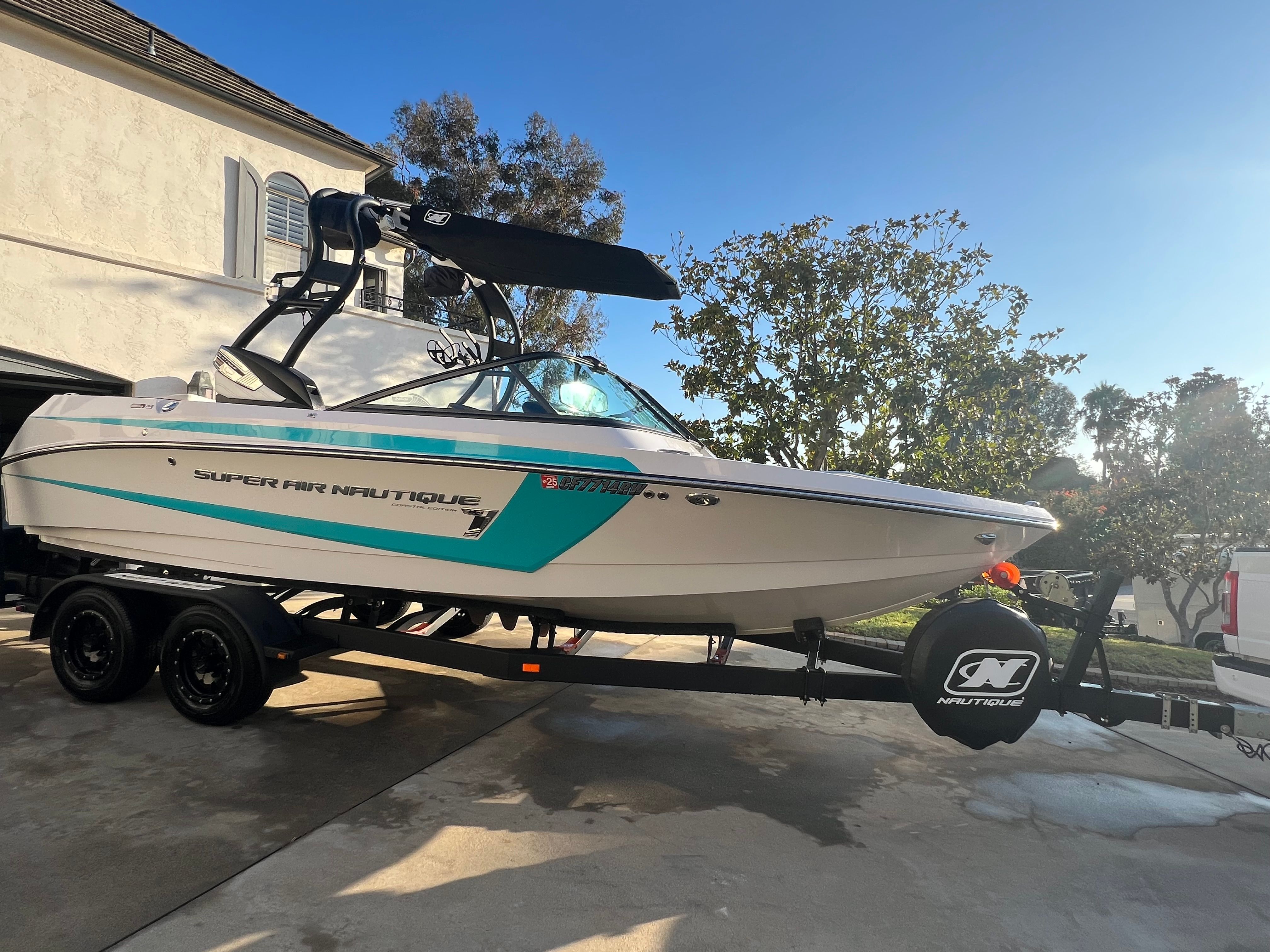 2015 Nautique Super Air Nautique 210