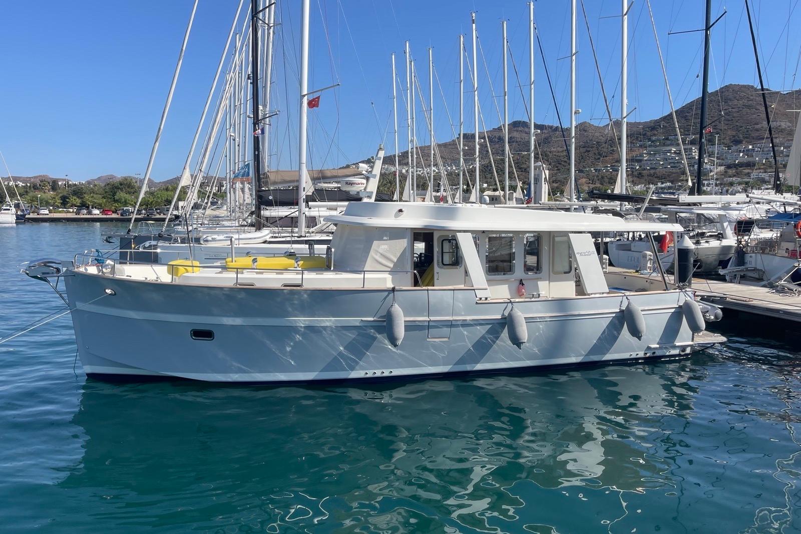 2016 Rhea Trawler 45