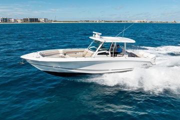 2019 Boston Whaler 380 Outrage