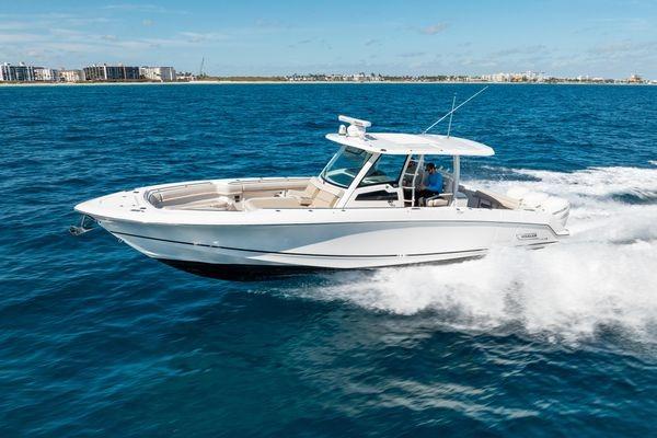 2019 Boston Whaler 380 Outrage