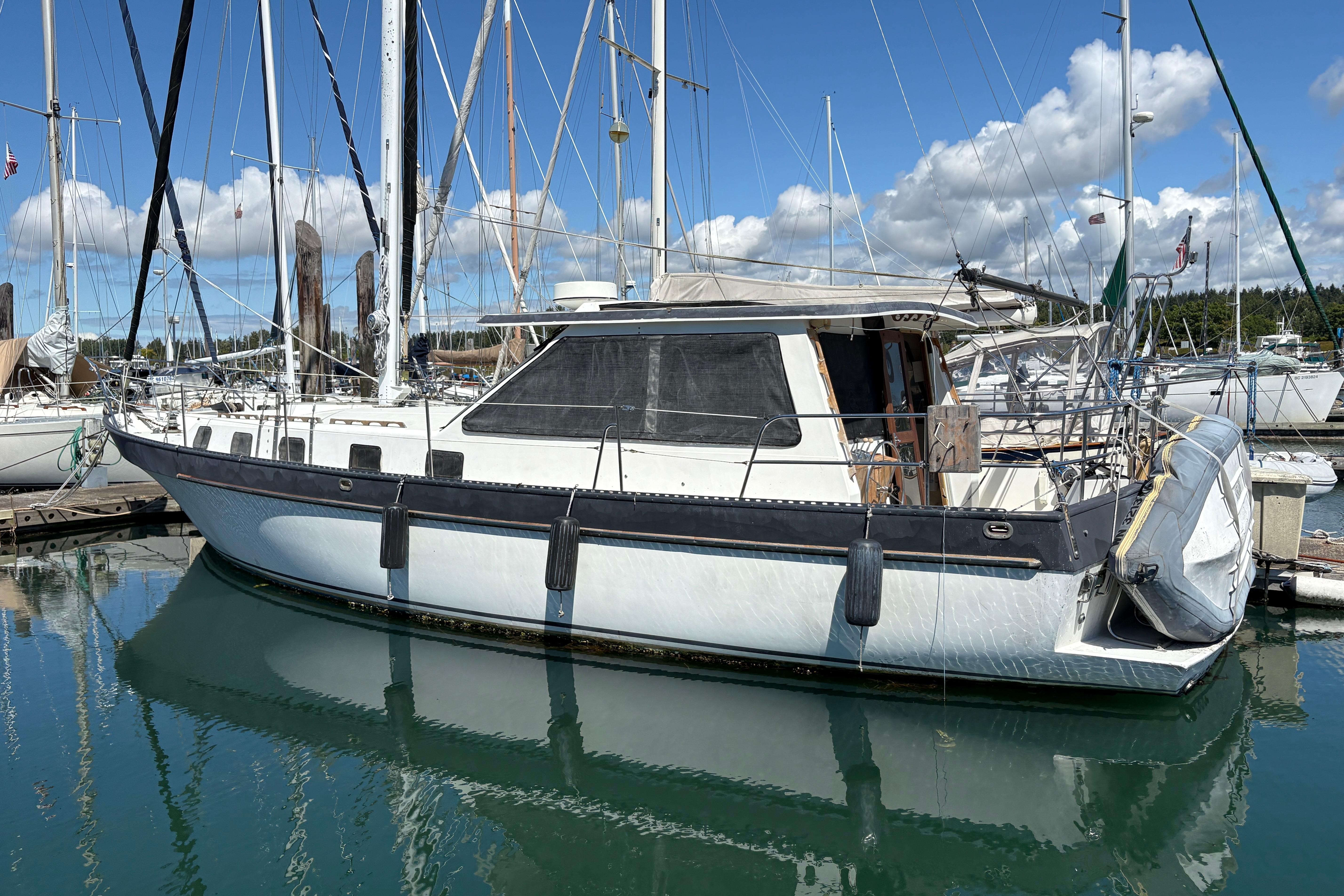 1981 Lancer 44 Motorsailer