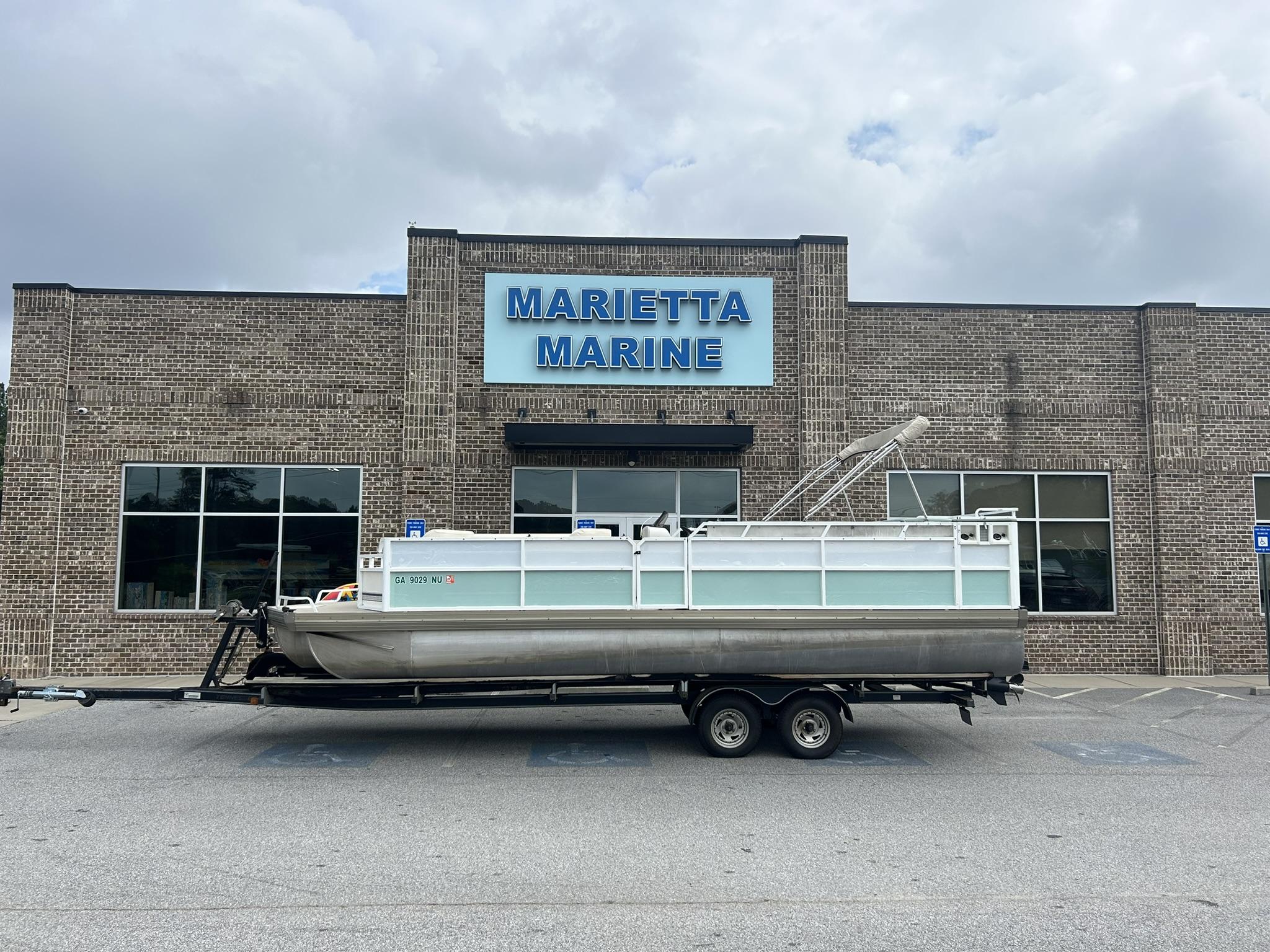 2000 JC 266 i/o Classic w/ MerCrusier 5.0L - 240HP Engine and TN Trailer