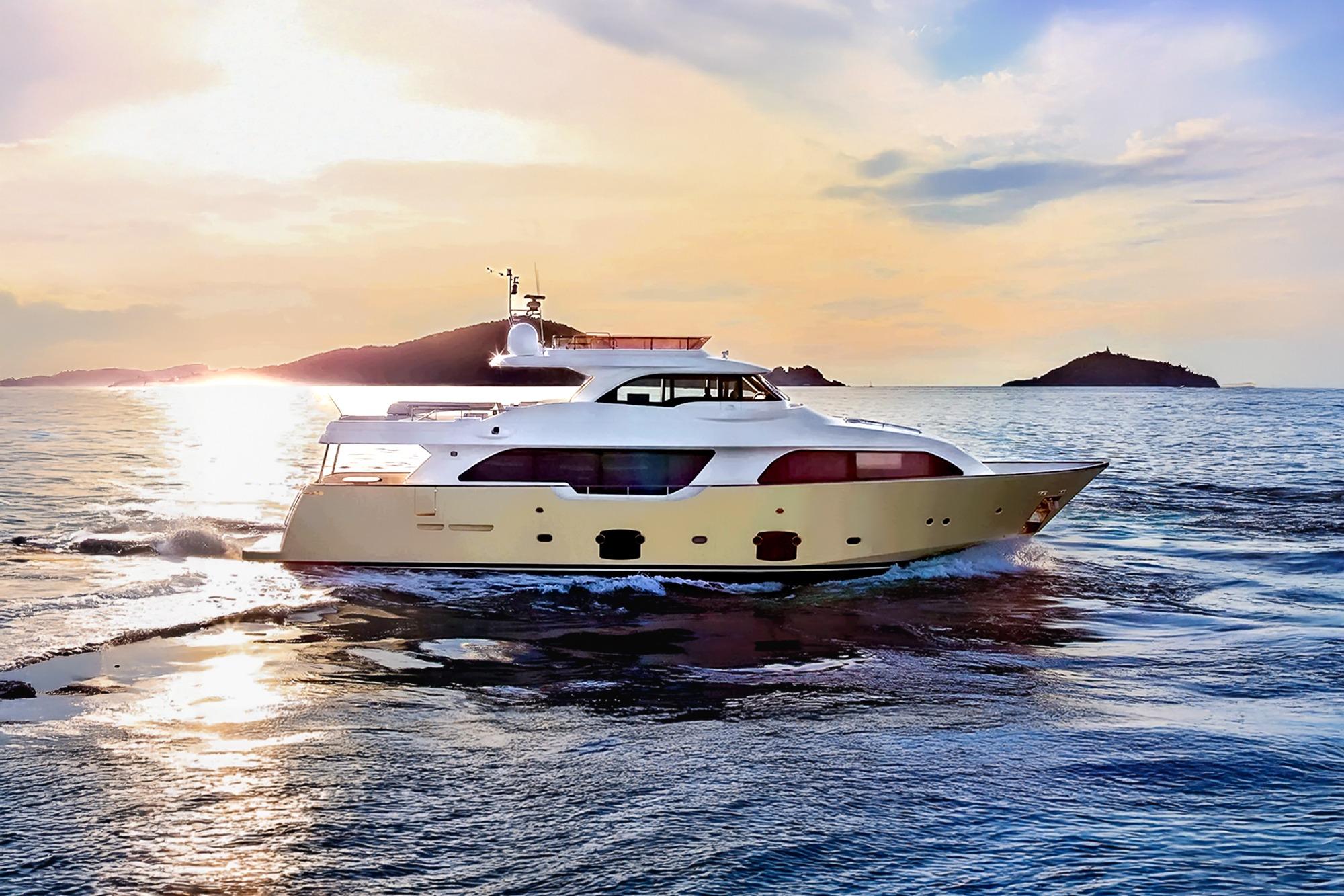 2013 Custom Line Navetta 26