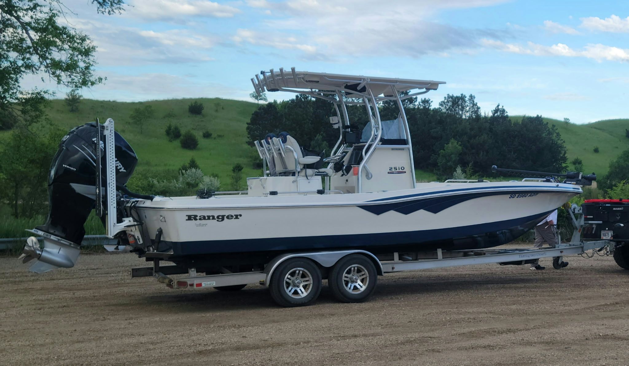 2018 Ranger 2510 Bay Ranger
