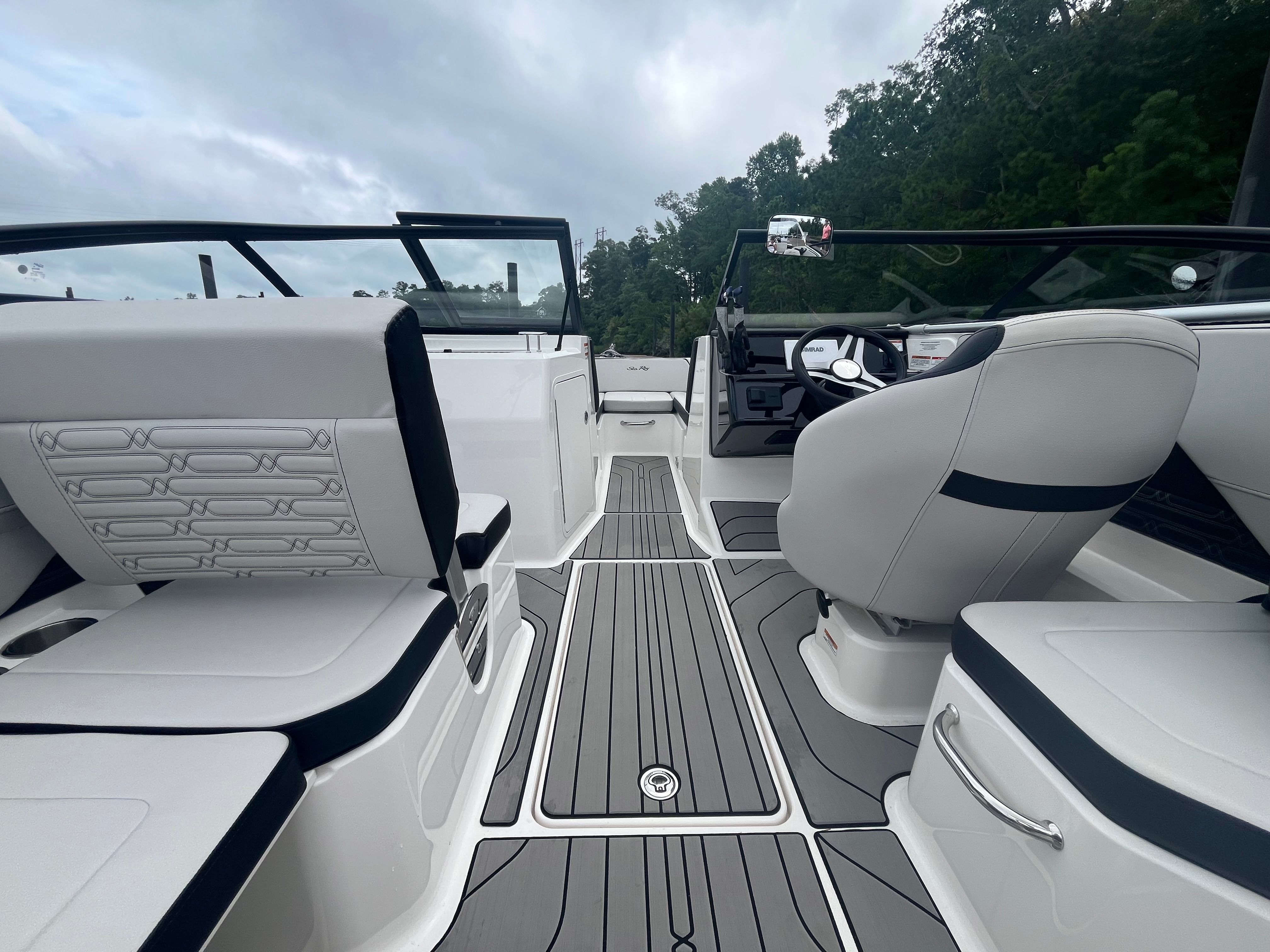 2025 Sea Ray SPX 210 Outboard