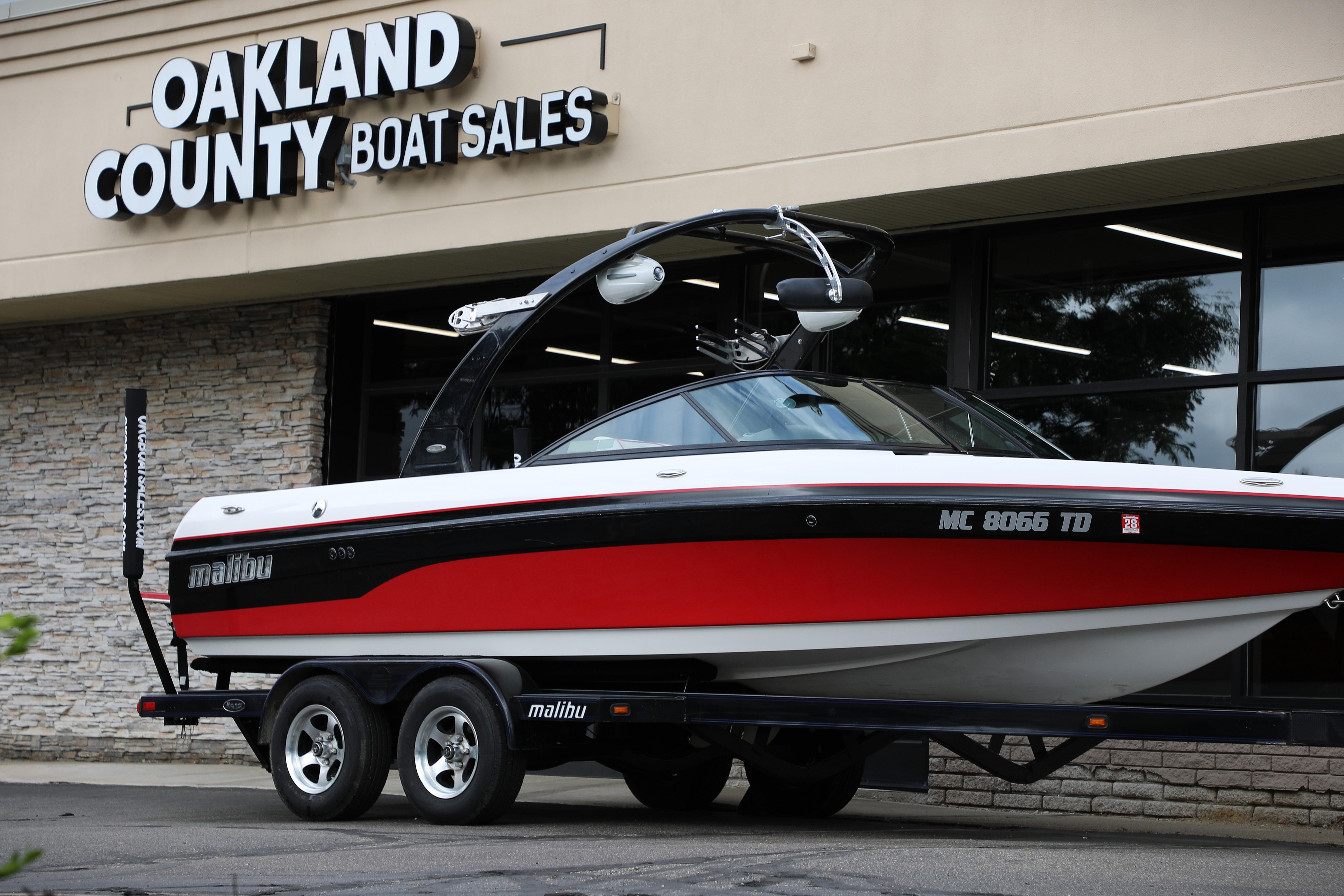 Malibu 21 vRide 2008 Malibu 21 vRide boat on trailer at Oakland County Boat Sales.