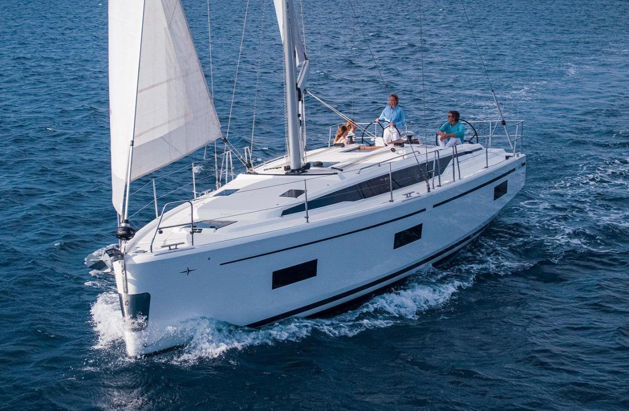 2022 Bavaria C42