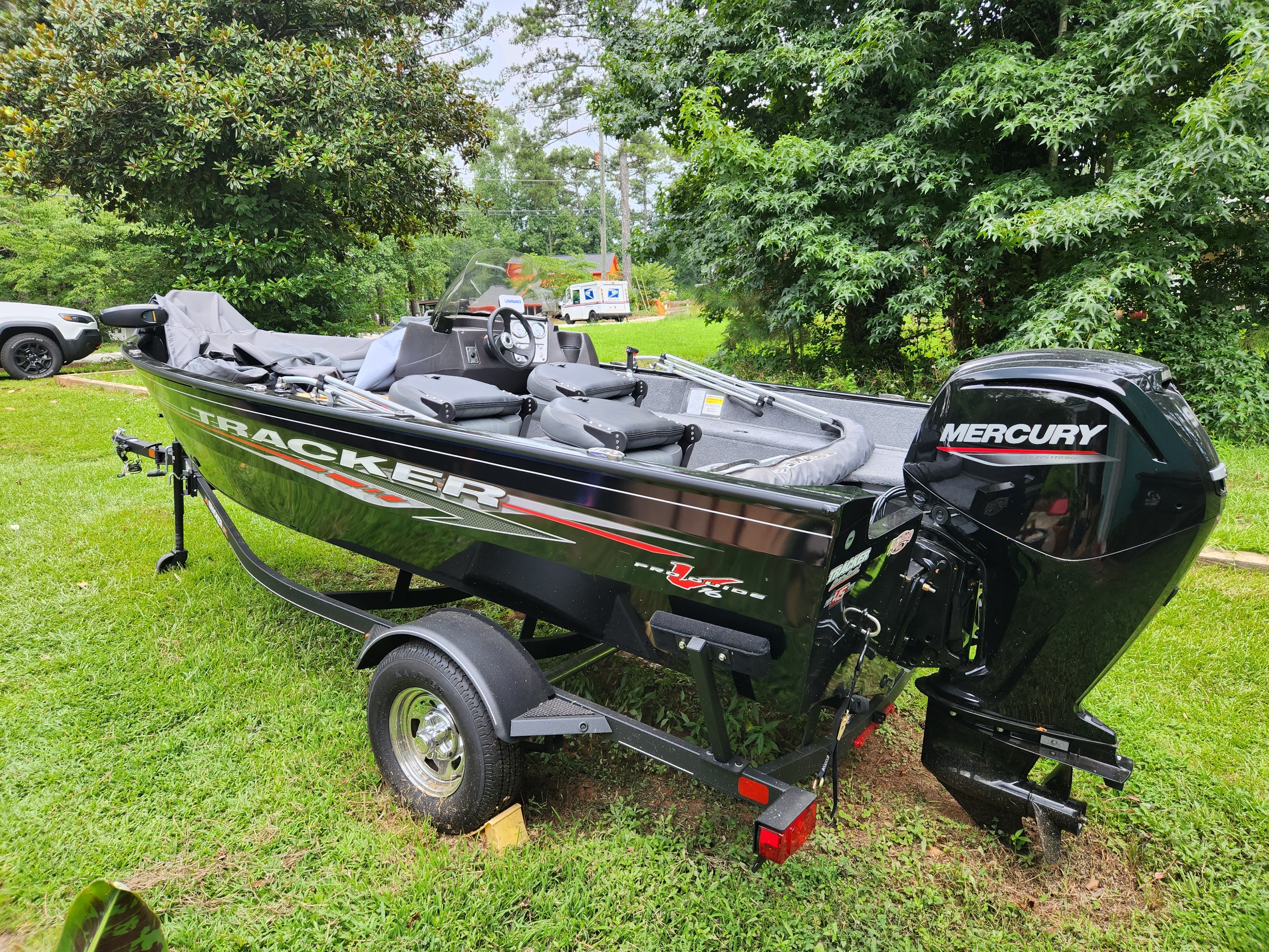 2023 Bass Tracker PRO GUIDE V16