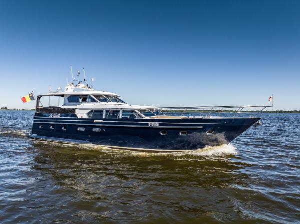 2000 Valk Continental 17.60