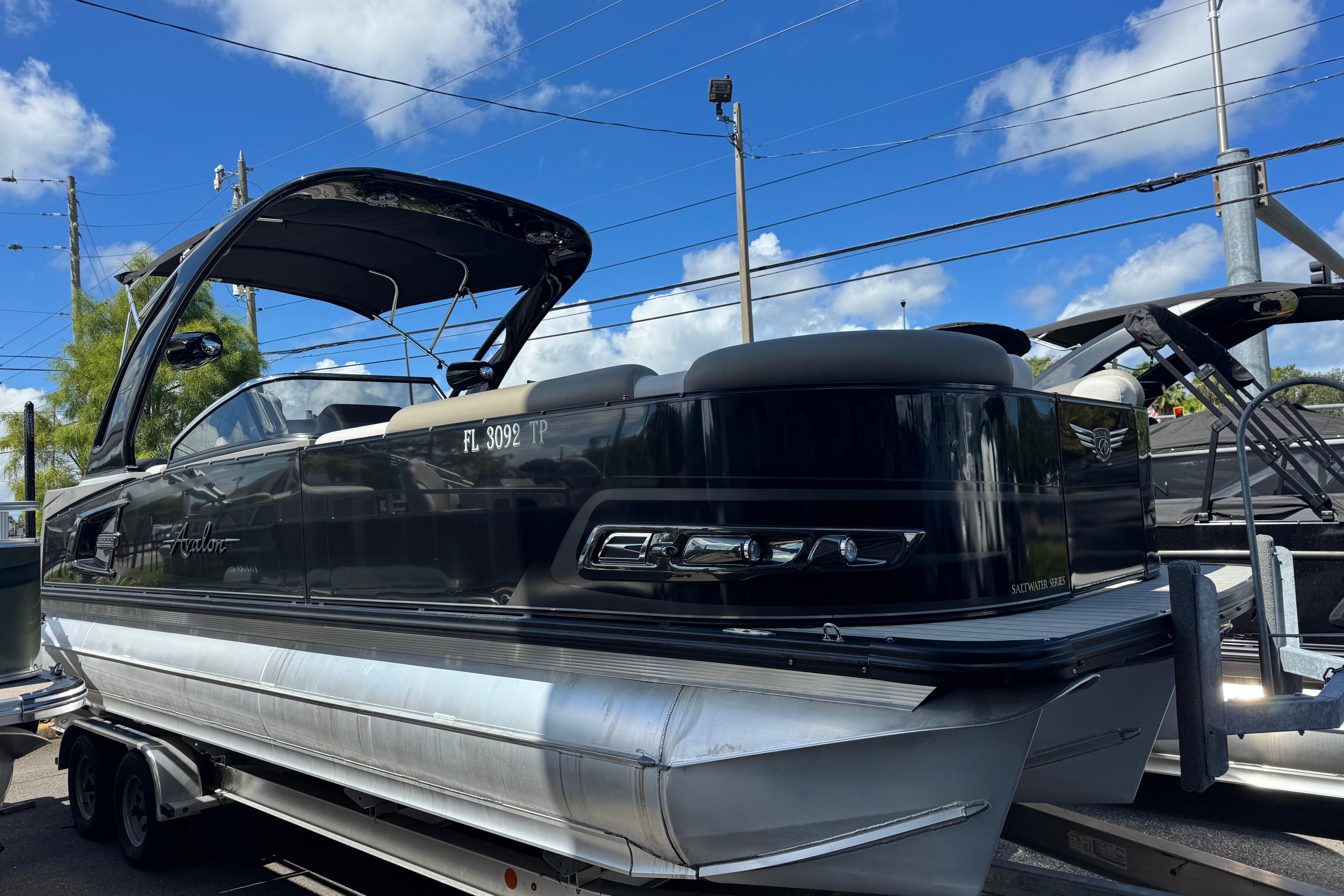 2023 Avalon Excalibur - 27'