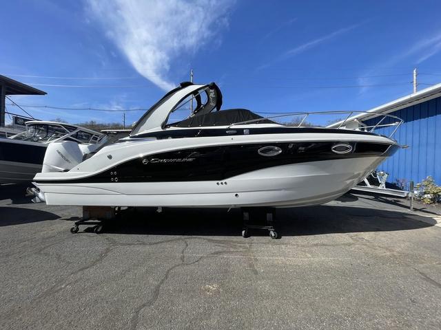 2025 Crownline 280 CRX