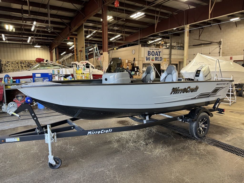 2025 MirroCraft F167 Side Console & Honda 60HP 4-Stroke EFI