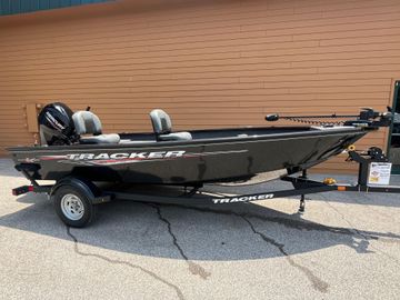 2025 Tracker Super Guide V-16 T