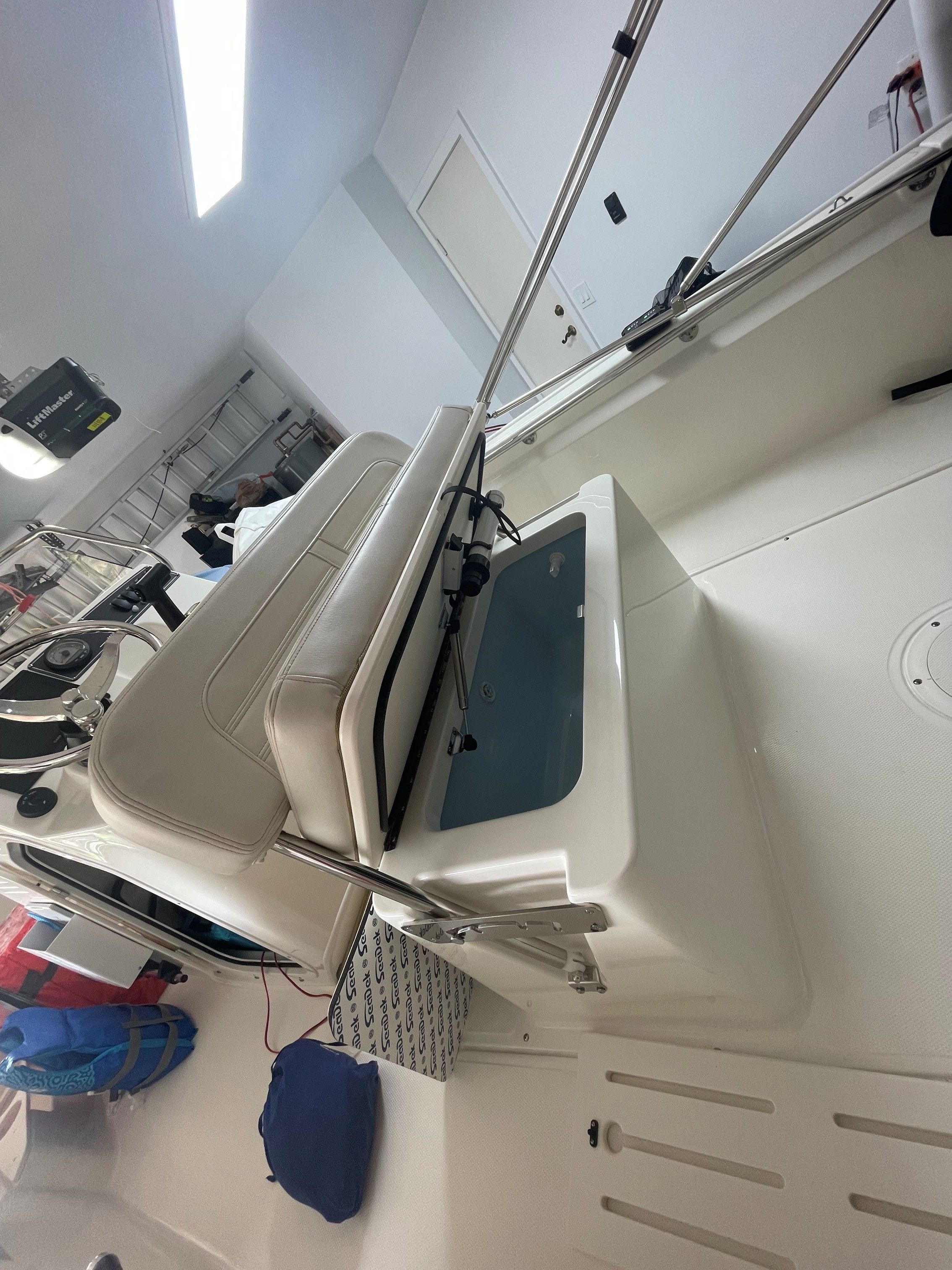 2025 Boston Whaler 170 Montauk