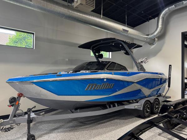 2022 Malibu Wakesetter 25 LSV