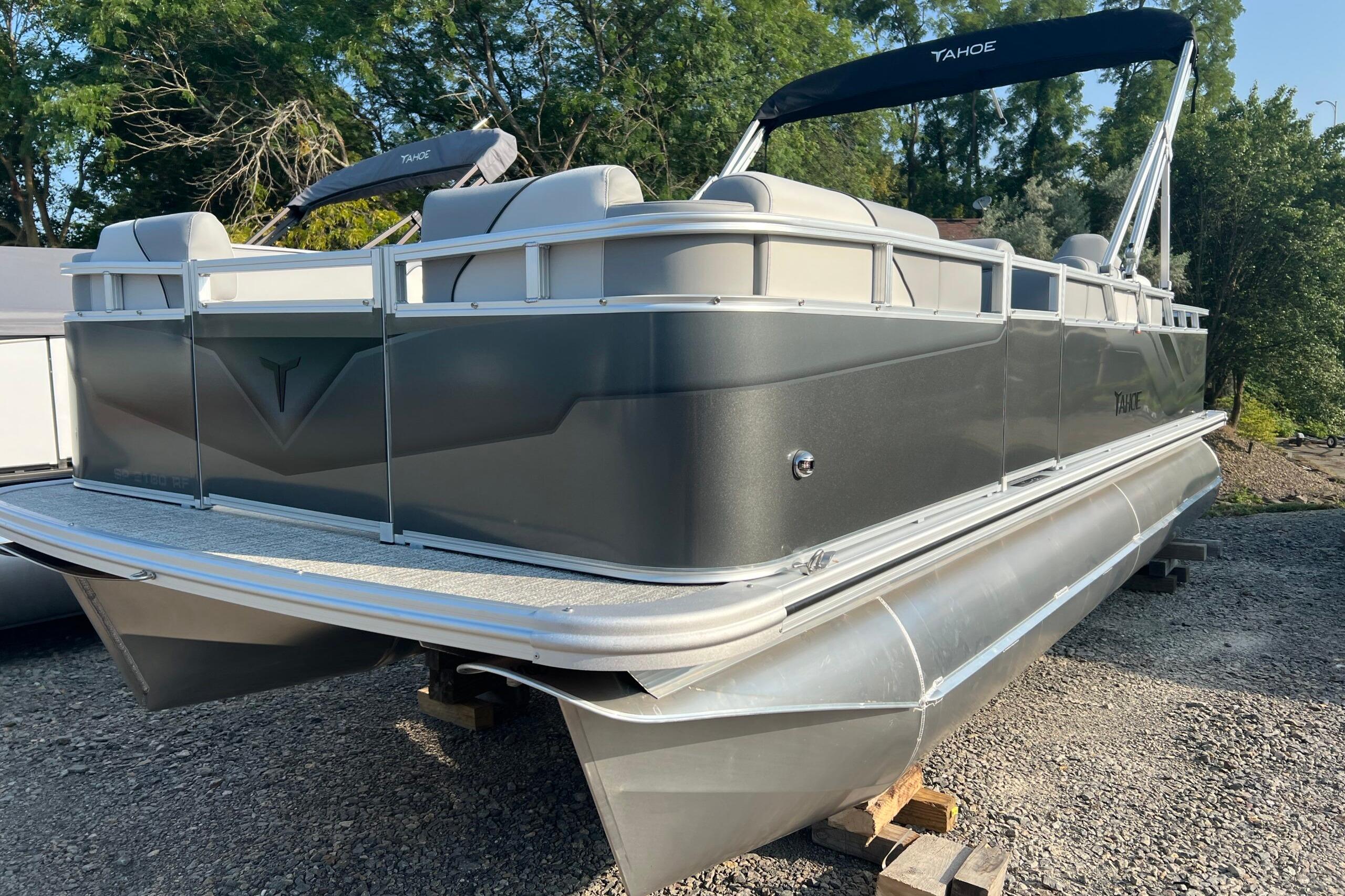 2026 Tahoe Pontoon 2180 REAR FISH