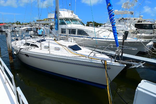2004 Catalina 350