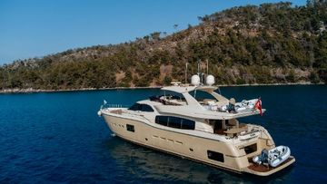 2009 Ferretti Yachts Altura 840