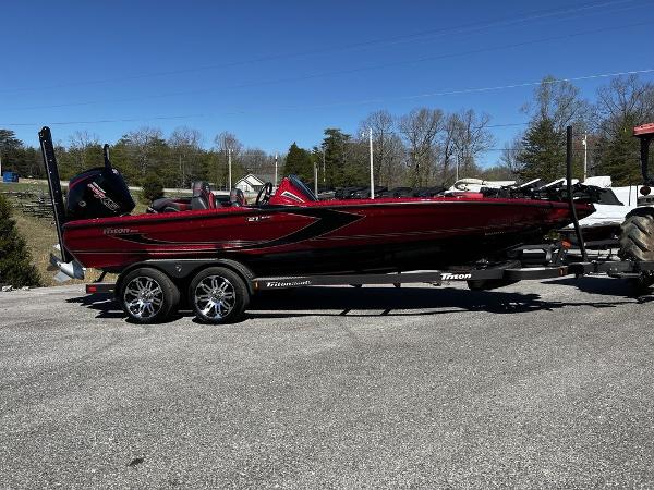2022 Triton 21 XrT