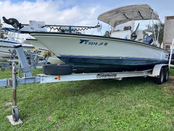 2000 Triton 23 Tunnel