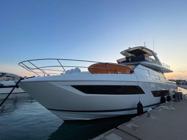Prestige 690