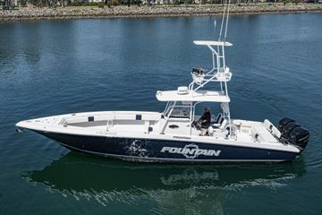 2019 Fountain 38 Center Console