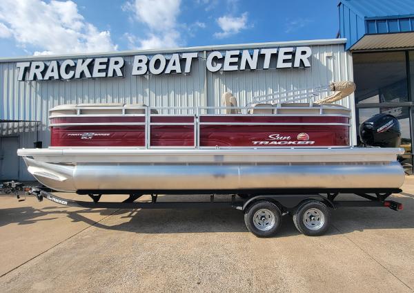 2025 Sun Tracker Party Barge 22 DLX