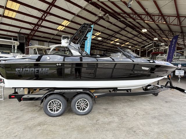 2025 Supreme S220