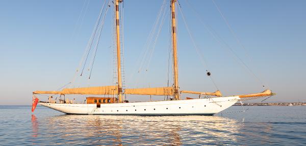 2006 Hodgdon Custom Modern Classic Schooner
