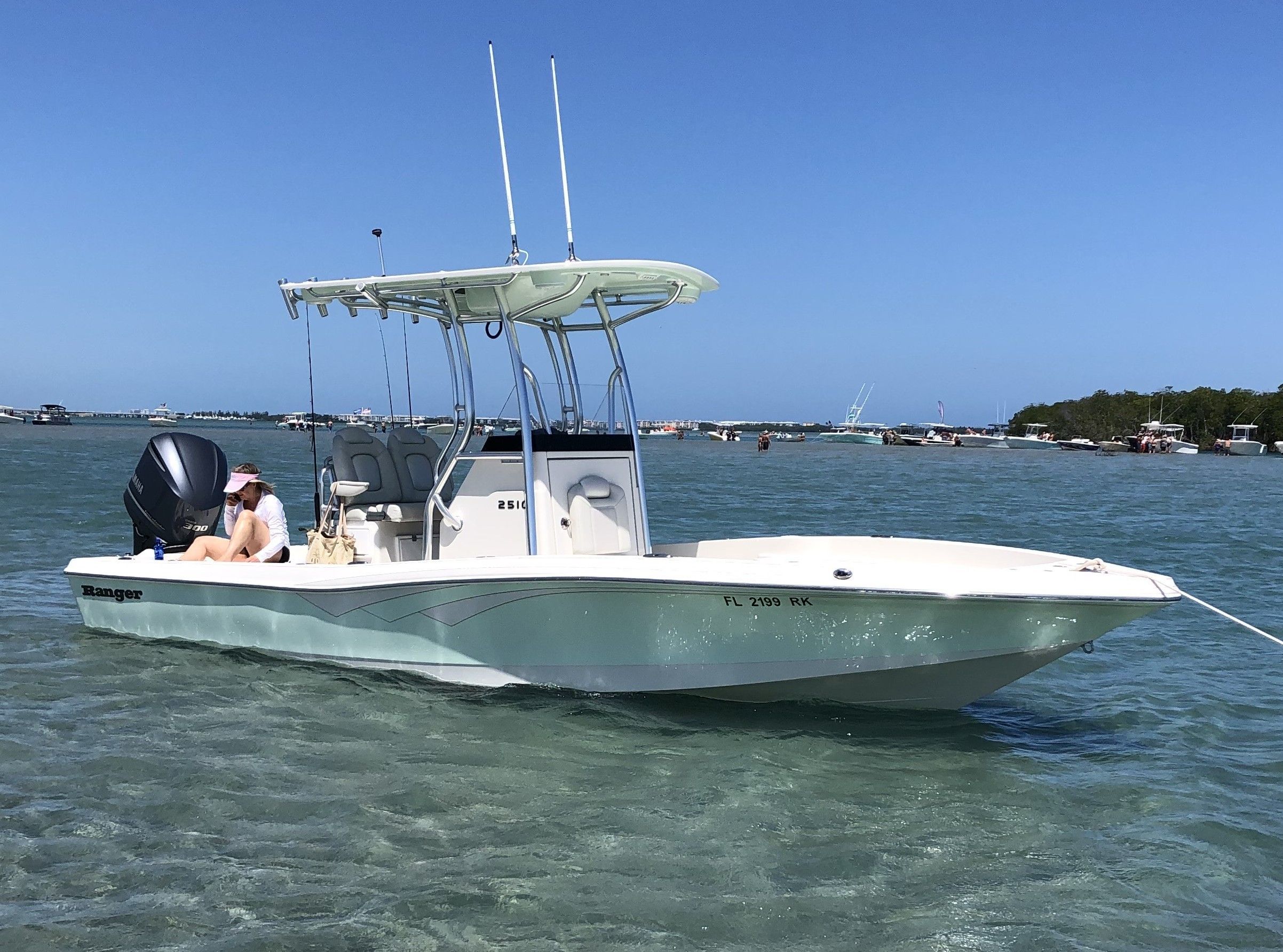 2017 Ranger 2510 Bay Ranger