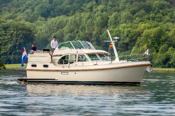 2020 Linssen Grand Sturdy 30.0 AC
