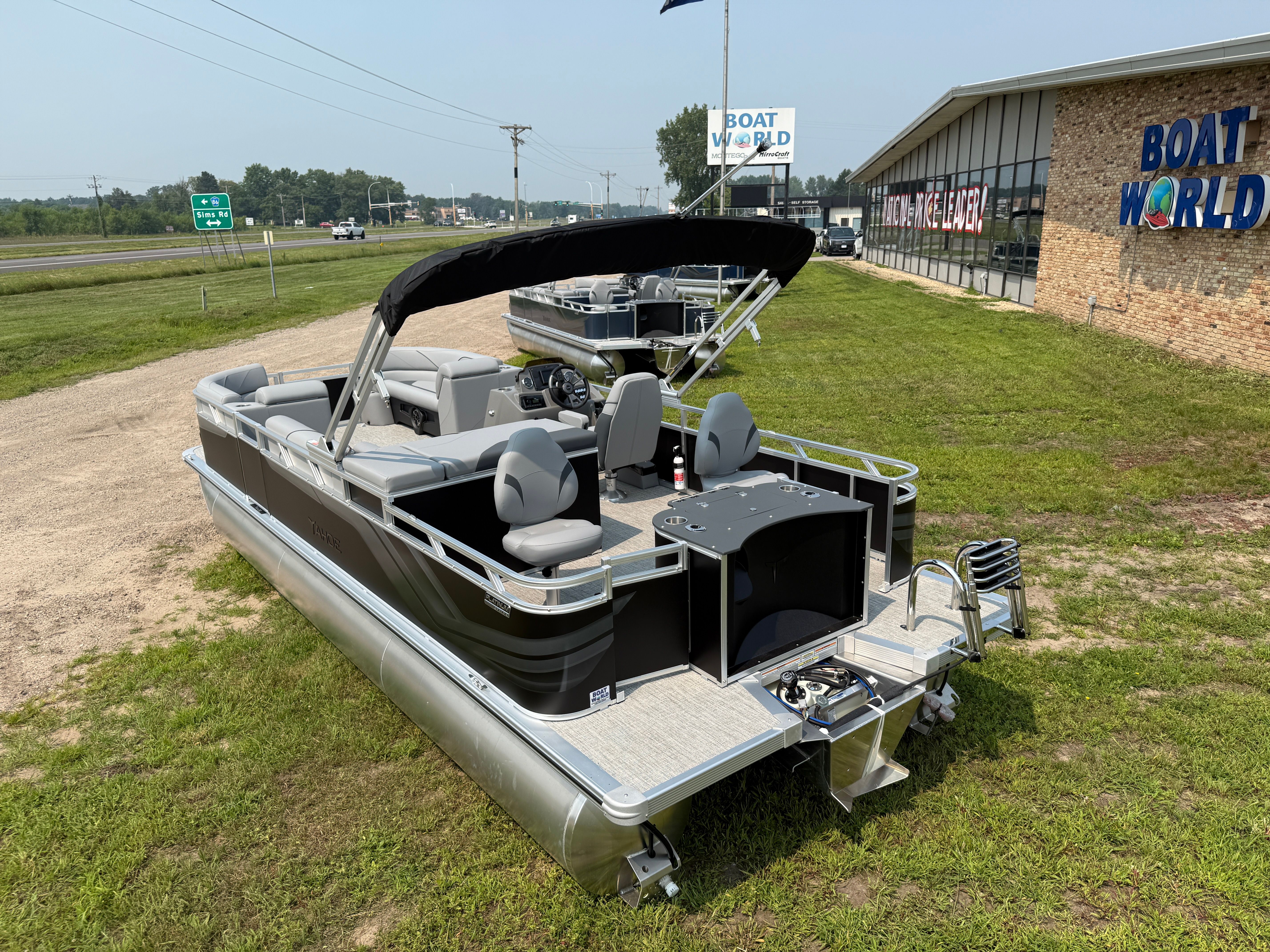 2026 Tahoe Sport 2385 Rear Fish & Honda 4-Stroke EFI